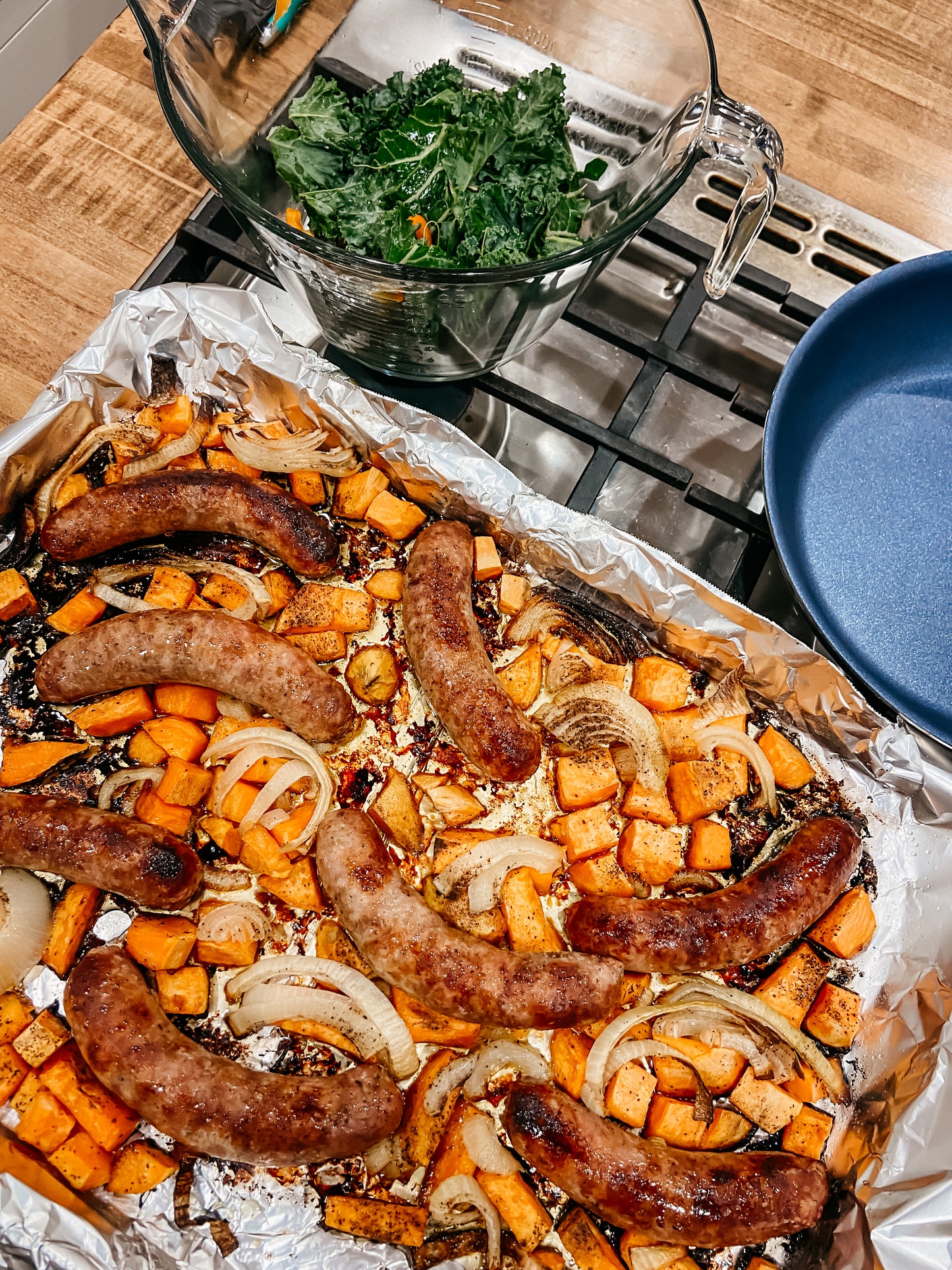 8 Bratwurst Links